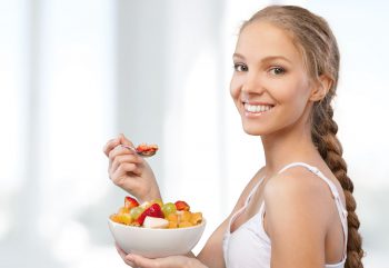 alimentação saudável e saúde bucal clínica benatti odontologia